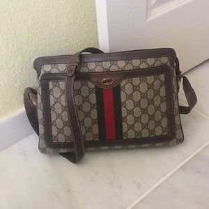 100% Authentic Gucci crossbody and shoulder bag